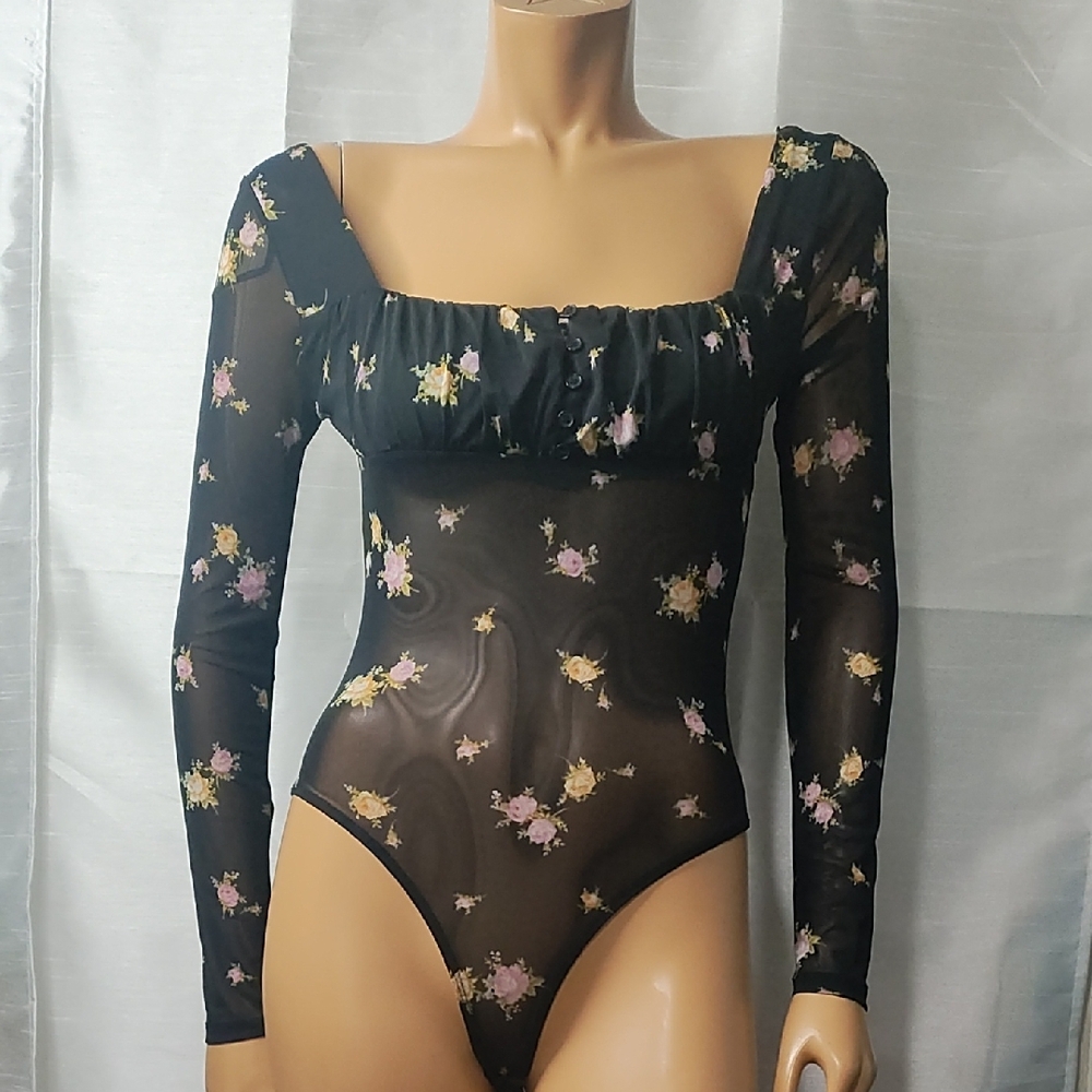 Forever 21 Black Ruched Long‎ Sleeve Bodysuit